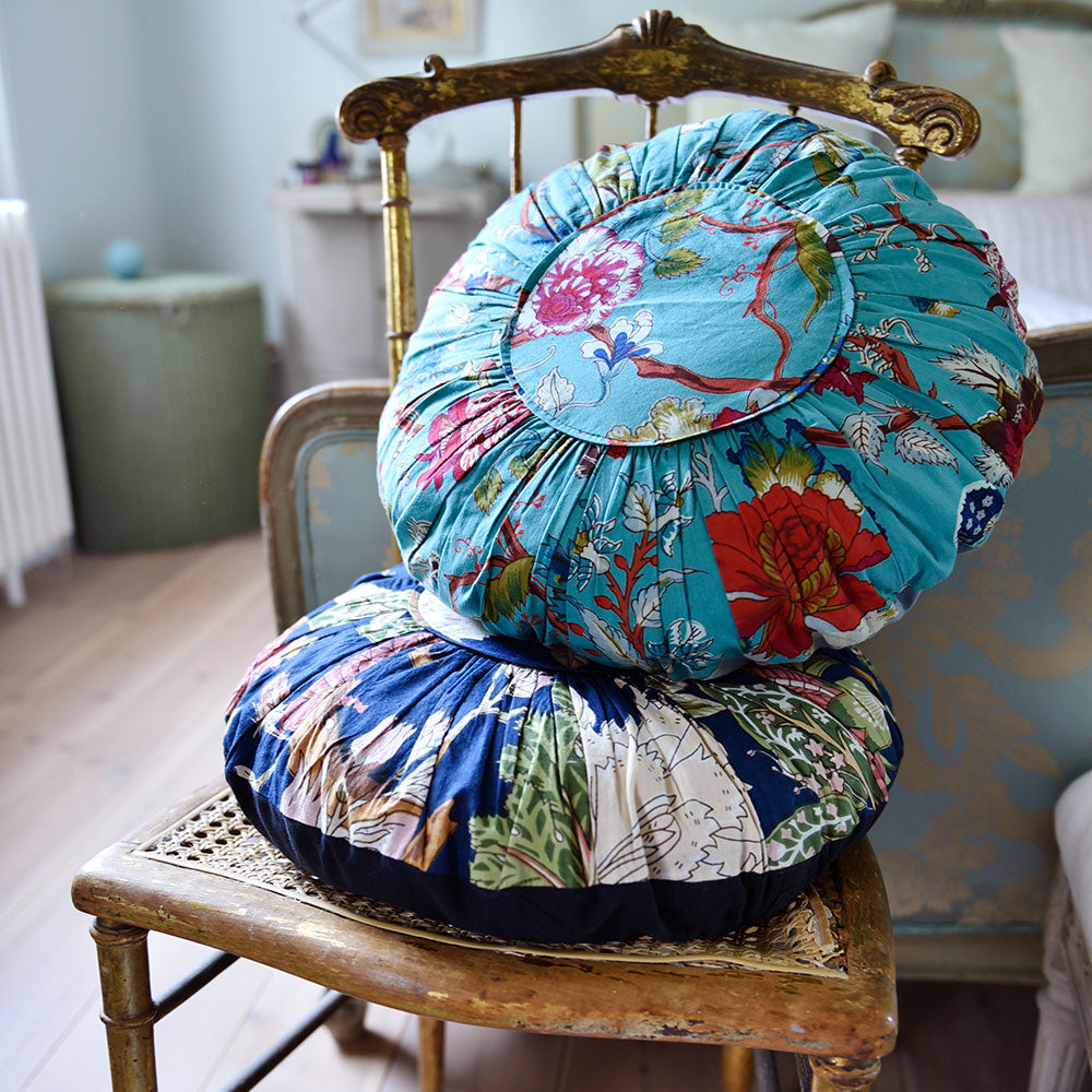 Blue Carnation Round Cushion With Pad 45cm