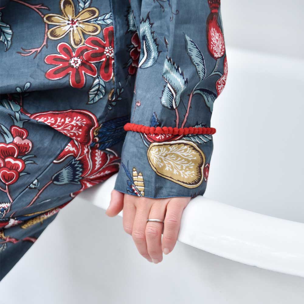 Pijama de mujer con estampado de clavel azul