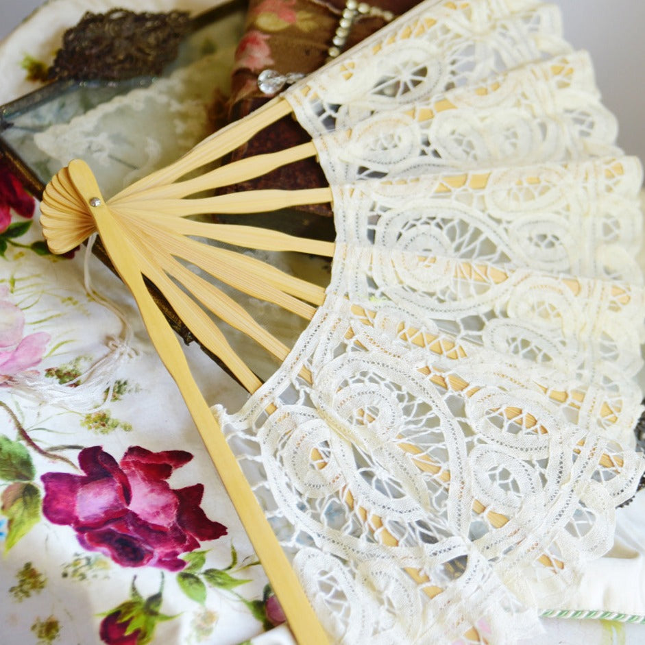 Cream Lace Fan