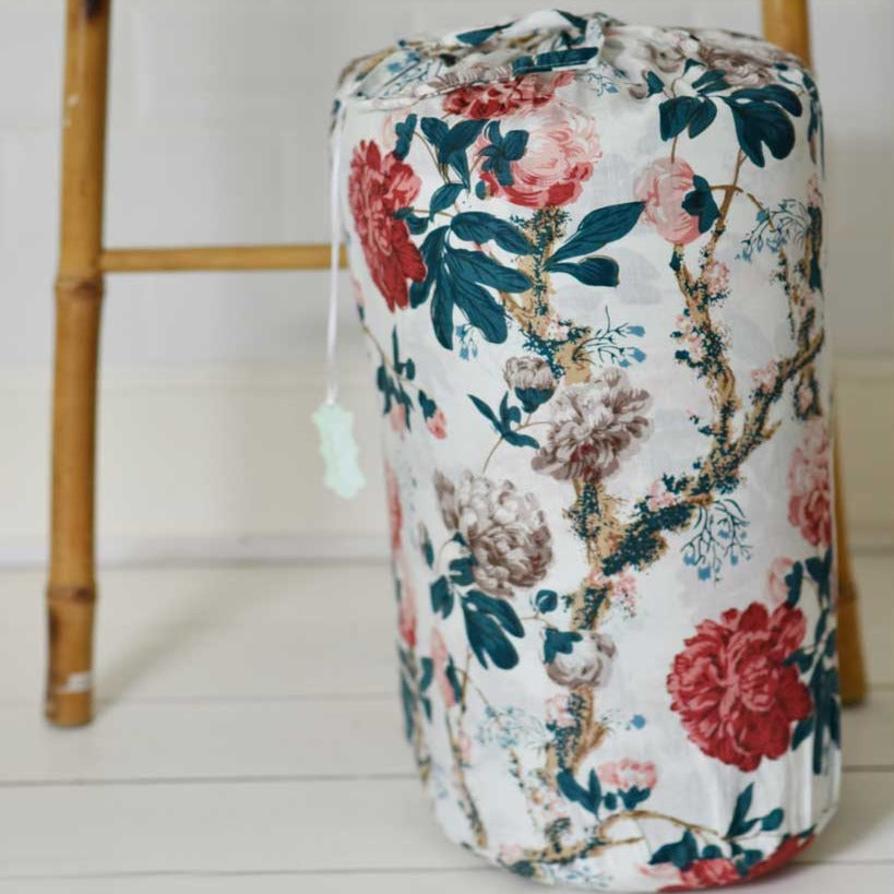 Cream Background Peony Flower Print Quilt/Throw