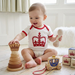 刺繍入りクラウン Baby Grow