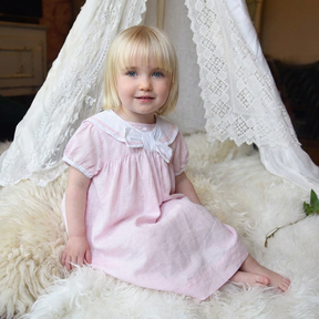 Abito da marinaio in lino rosa