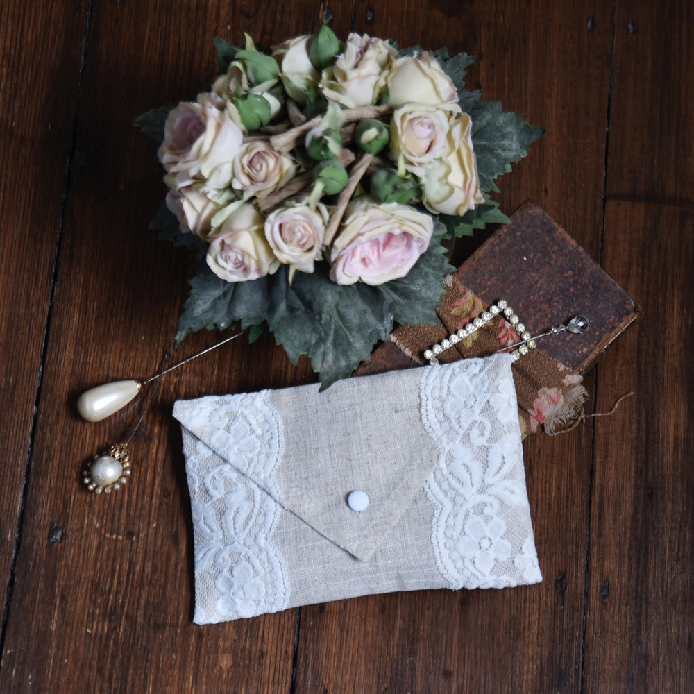 🎁 Linen Envelope with Embroidered Lace Edges (100% off)