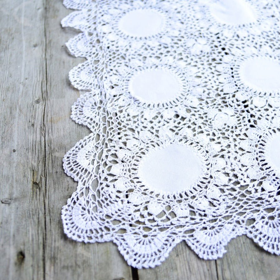 Lace Scalloped Edge Table Runner