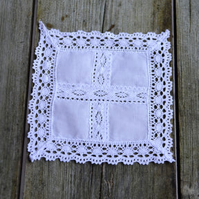 Pack of 2 White Square Lace-trimmed Doyley
